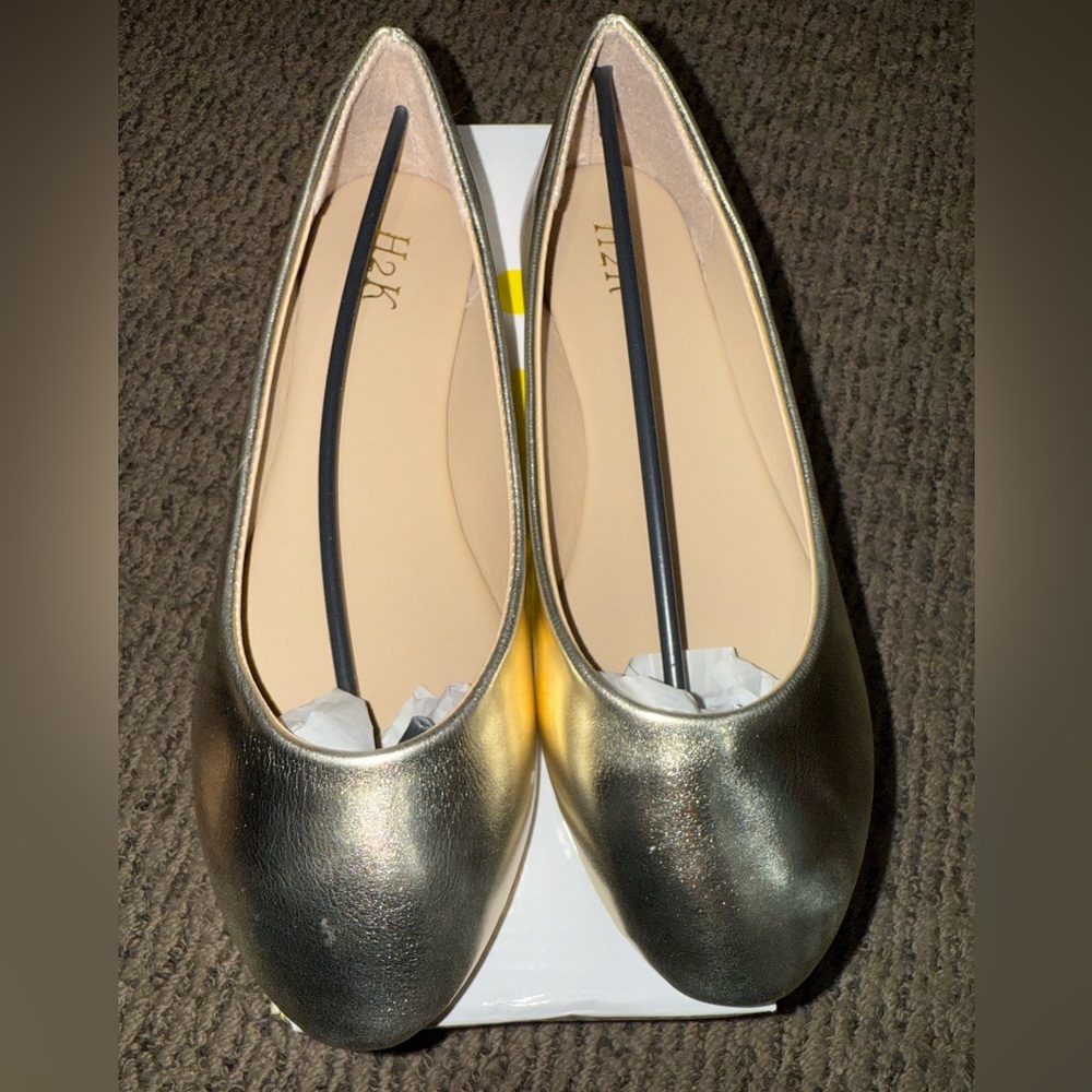 NIB Women's Gold Ballet Flats 8